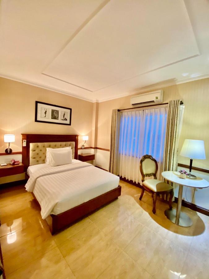 הו צ'י מין סיטי Central Hotel & Residences Swimming Pool מראה חיצוני תמונה