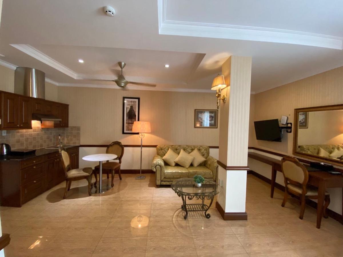 הו צ'י מין סיטי Central Hotel & Residences Swimming Pool מראה חיצוני תמונה