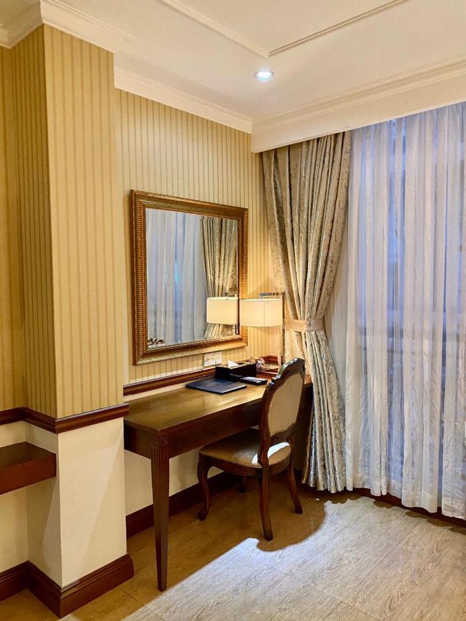 הו צ'י מין סיטי Central Hotel & Residences Swimming Pool מראה חיצוני תמונה