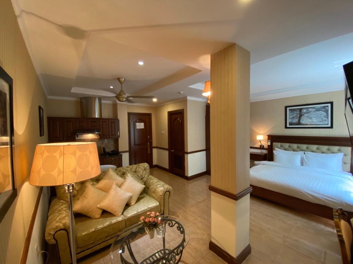 הו צ'י מין סיטי Central Hotel & Residences Swimming Pool מראה חיצוני תמונה