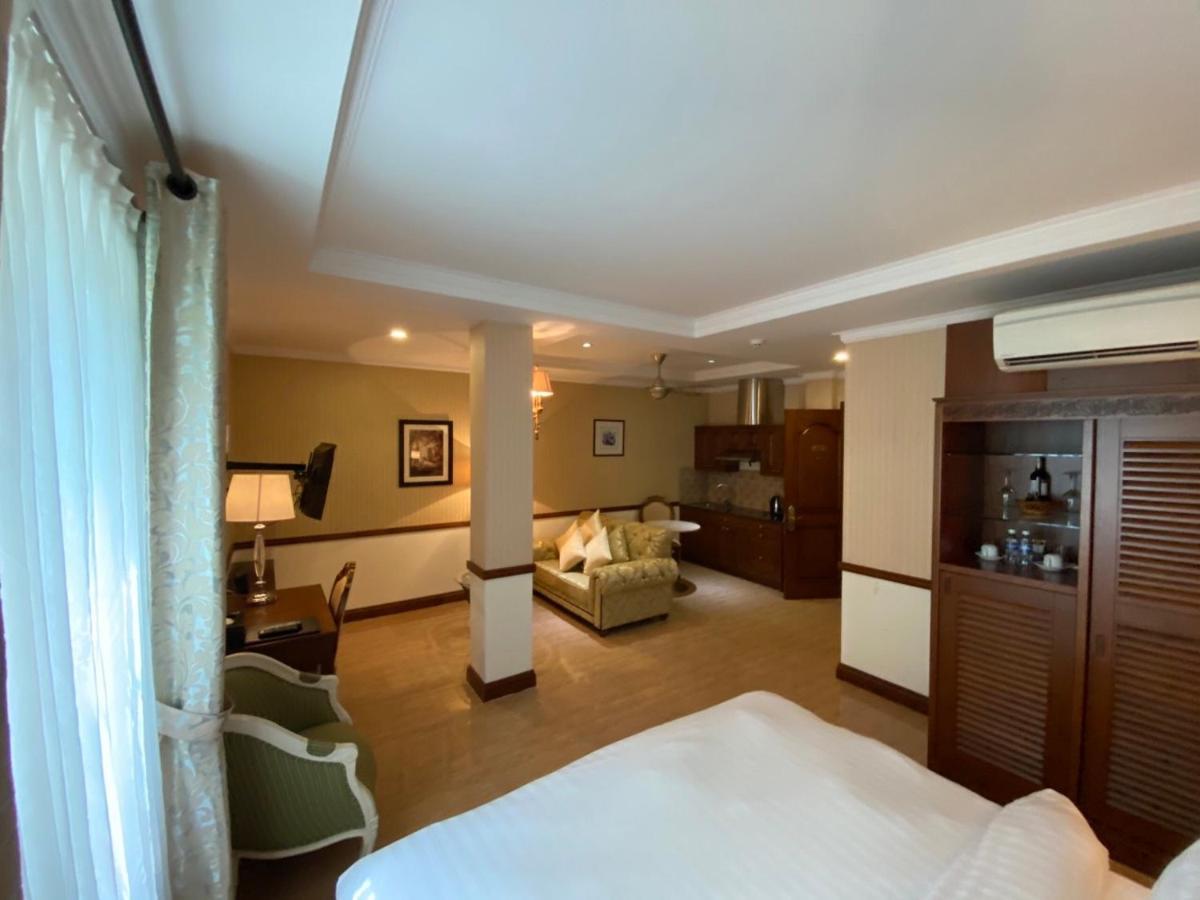 הו צ'י מין סיטי Central Hotel & Residences Swimming Pool מראה חיצוני תמונה