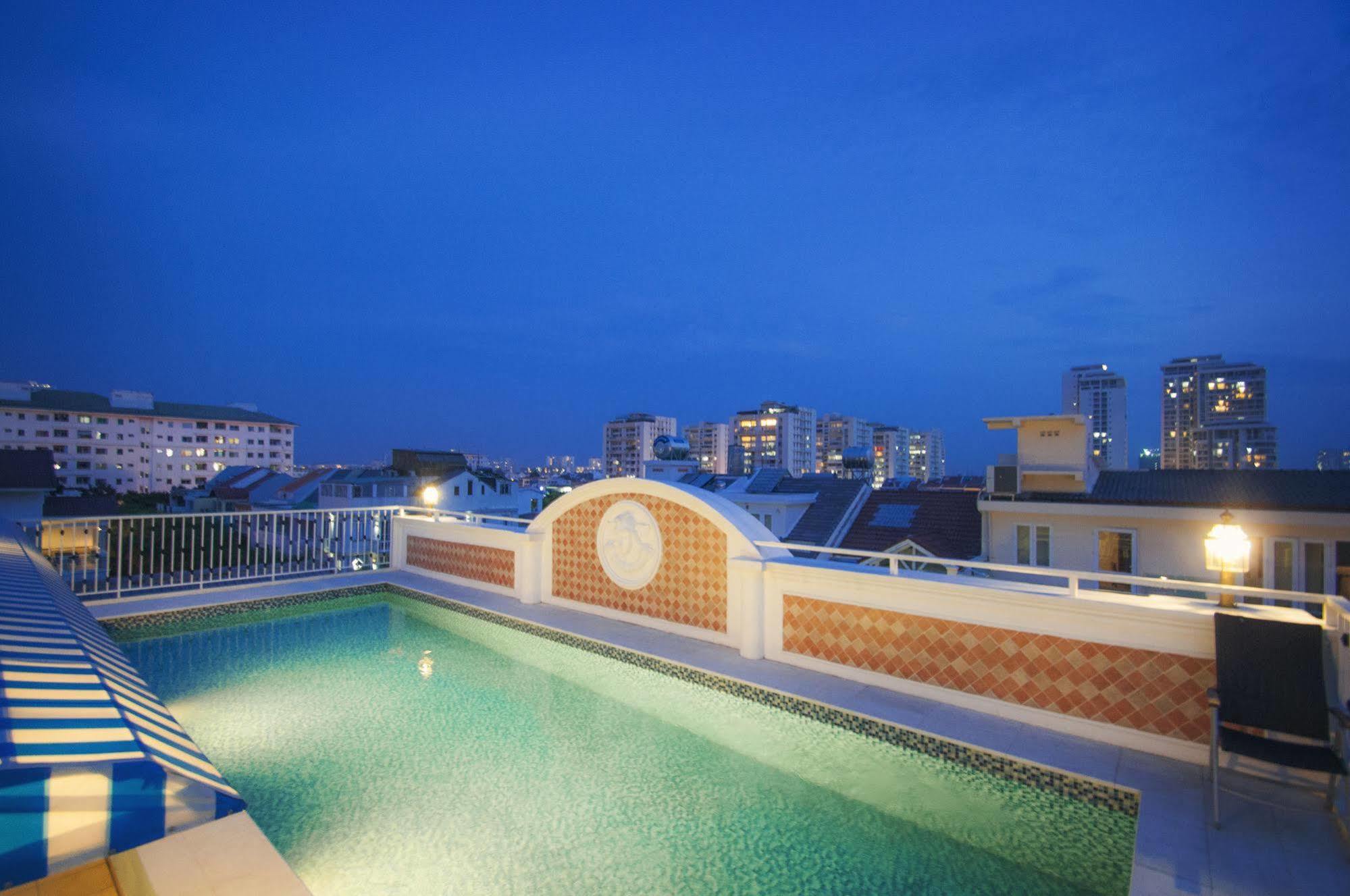 הו צ'י מין סיטי Central Hotel & Residences Swimming Pool מראה חיצוני תמונה